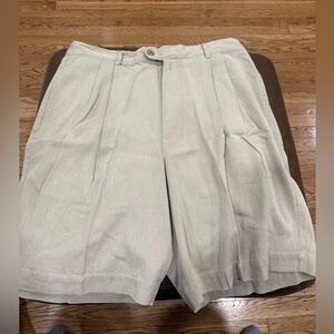 Pendleton 100% Silk Pleated Golf Shorts Mens Size 34 9in Inseam Kahki Color